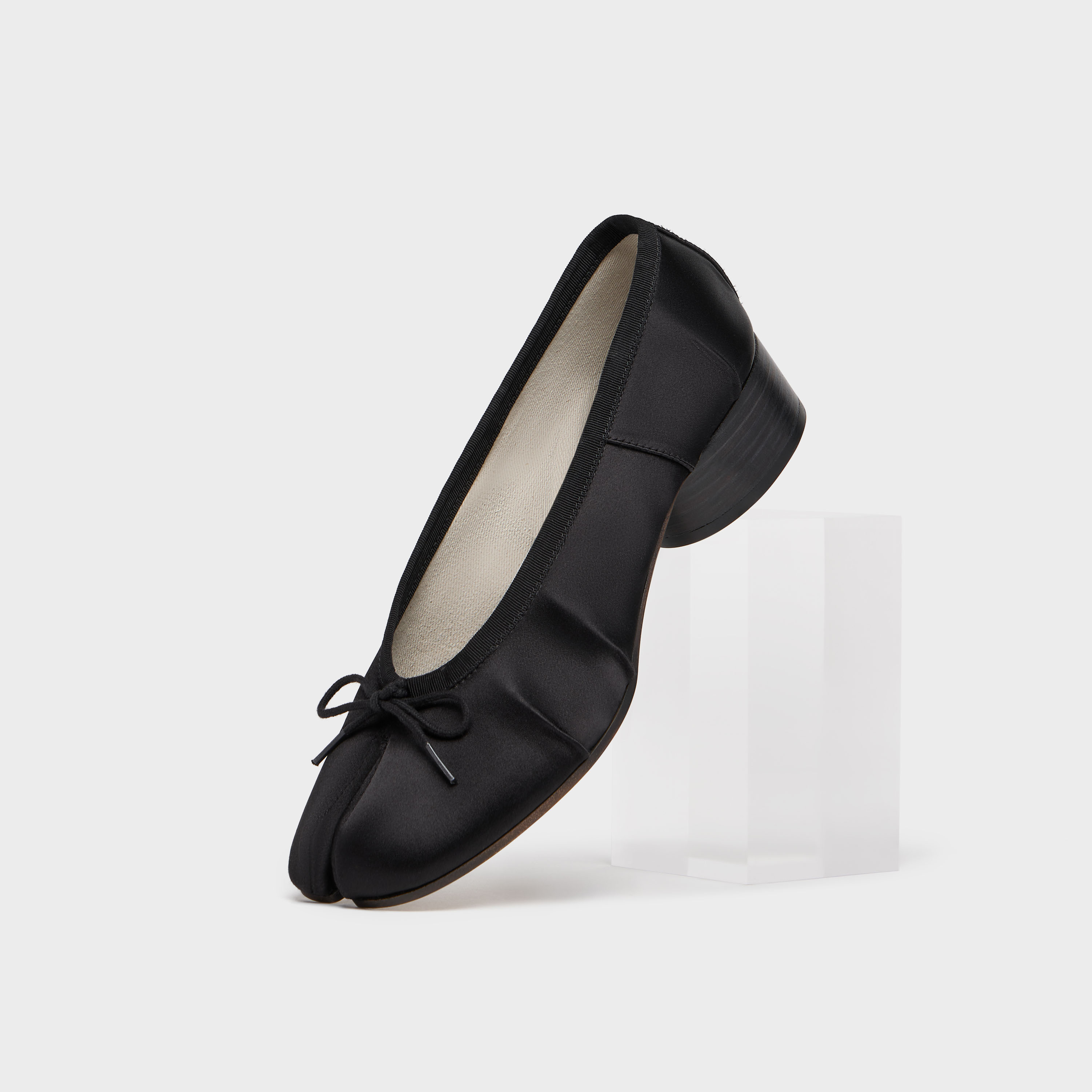 Maison Margiela Women Black Bow Ballet Flats, 7.5 Luxury Ballet Flats For Women Darveys